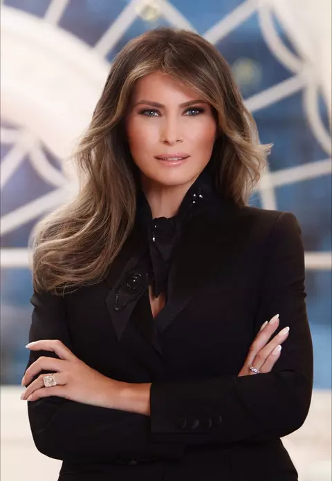 Primul portret oficial al Melaniei Trump a stârnit un val de ironii în mediul online