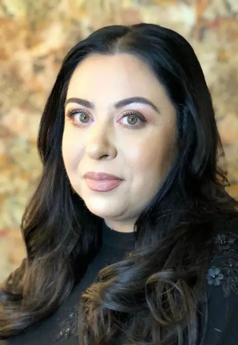 Oana Roman a desemnat personalitatea săptămânii: Sandra Stoicescu. Care este misterul pantofilor roșii? | Oana Punct Roman