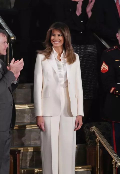 Mesajul ascuns al costumului purtat de Melania Trump în timpul celui mai recent discurs al președintelui