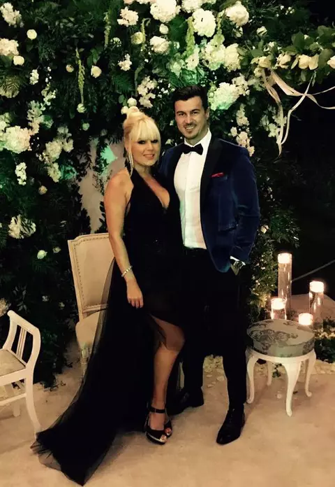 Motivul pentru care Elena Udrea petrece primul trimestru de sarcină departe de ţară şi de iubit