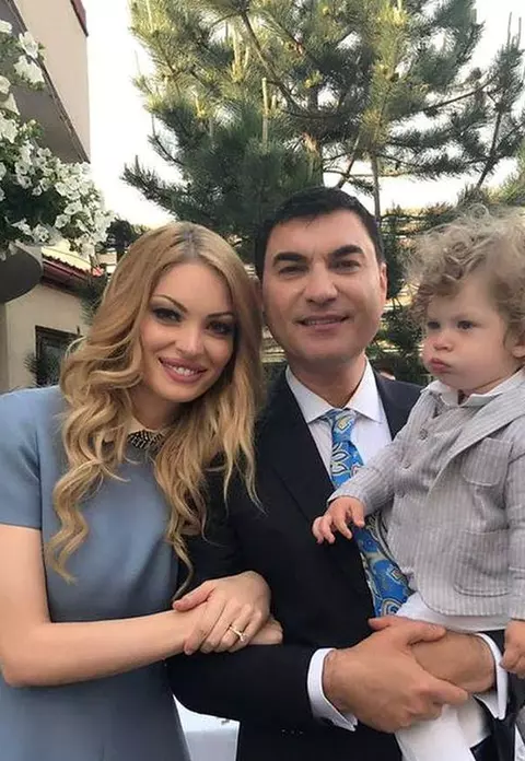 Valentina Pelinel, fotografie inedită alături de fiul ei: "Zici că e fetiţă!"