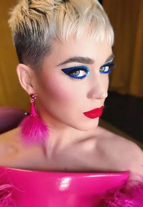 Katy Perry, în mijlocul unei tragedii. O călugăriță de 89 de ani, cu care artista se afla în litigiu, a murit la tribunal