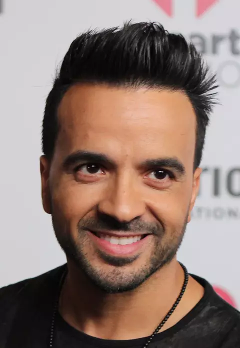 Luis Fonsi a împlinit 40 de ani și a sărbătorit pe măsură