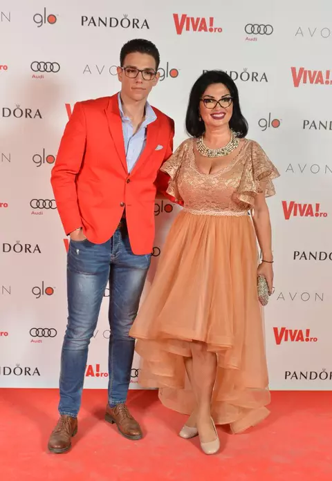 Ozana Barabancea, prima apariţie la un eveniment alături de fiul său. Au făcut dezvăluiri la VIVA! Party 2018