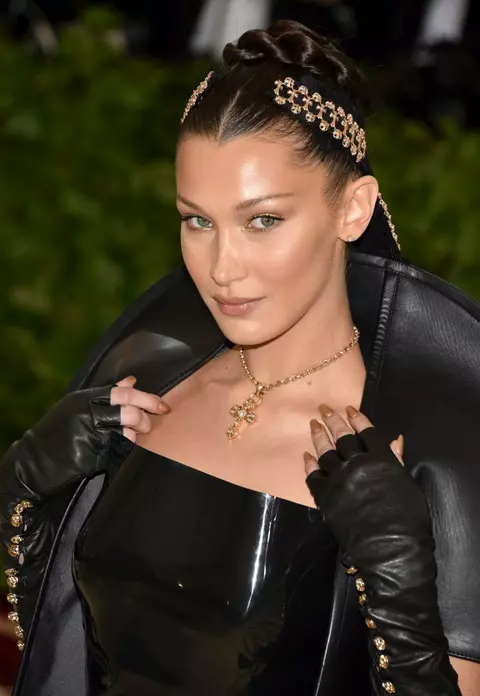 Cele mai frumoase machiaje și coafuri de la Met Gala 2018
