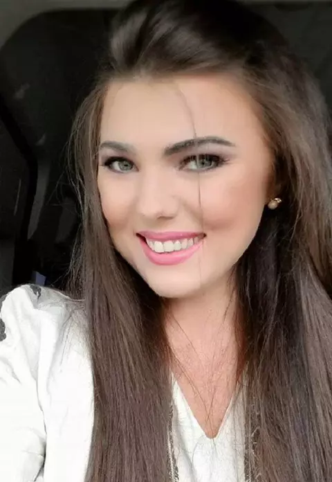 Paula Seling a slăbit. Se mândreşte acum cu o siluetă de invidiat