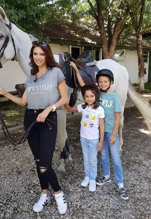 Cum și-a refăcut viața Cristina Spătar după divorț. Locuiește în casa fostului soț: ”El vine în vizită”