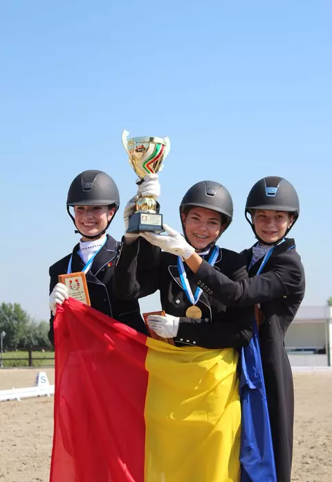 Românii fac performanță la Balcaniada de dresaj din Bulgaria