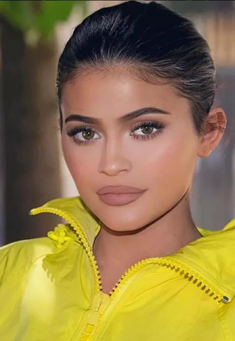 Naturală din nou! Cum arată Kylie Jenner fără acid hialuronic în buze