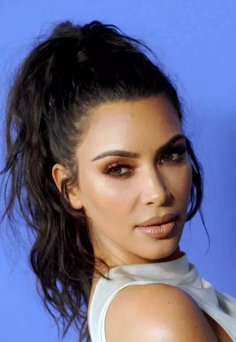 După ce a fost criticată de fani, Kim Kardashian le arată tuturor, din nou, un trup fără celulită!