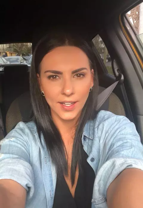 Lavinia Pîrva are ceva traume din copilărie: "Când eram micuţă şi suna cineva la uşă..."