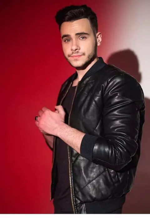 Mircea Eremia îşi face debutul în televiziune. Va prezenta "Star Matinal"