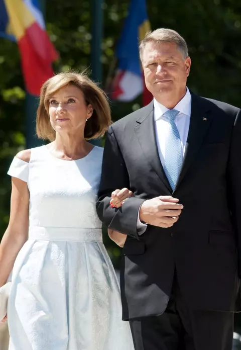 Carmen Iohannis, în prima zi din noul an şcolar. E diriginta unei noi serii de elevi