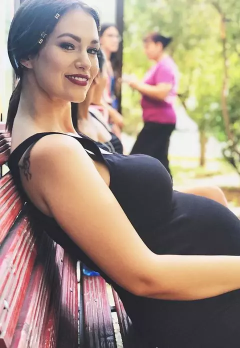 Feli Donose se retrage de pe scenă. Artista se pregăteşte să nască