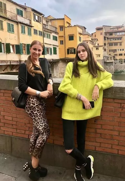 Ce sacrificii face fata cea mare a Anamariei Prodan pentru iubit. Rebecca este îndrăgostită: ”Mama îl place foarte mult”