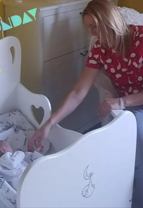 Camelia Potec, apariţie uimitoare după ce a născut. Fiica sa a împlinit o lună