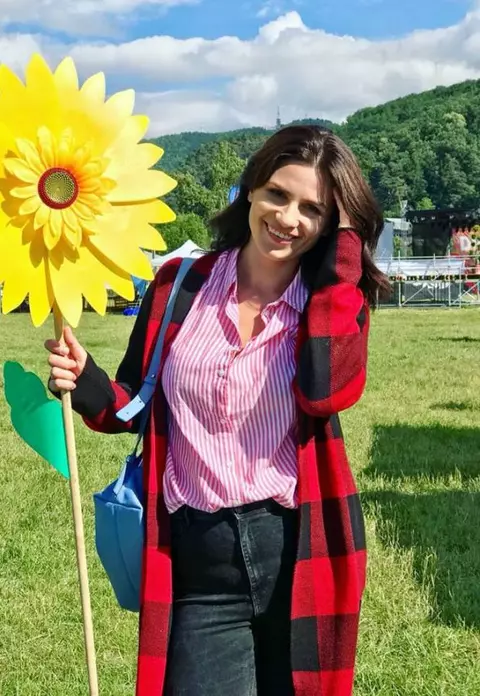 Ellie White a slăbit 4 kg în 10 zile cu cea mai ciudată salată din lume