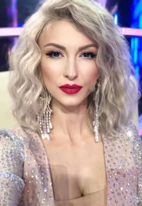 Ce nume vrea Andreea Bălan pentru cea de-a doua fetiță. Cântăreaţa şi George Burcea sunt indecişi