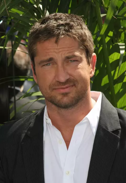Casa lui Gerard Butler a ars din temelii în urma incendiului devastator din Malibu! (video)