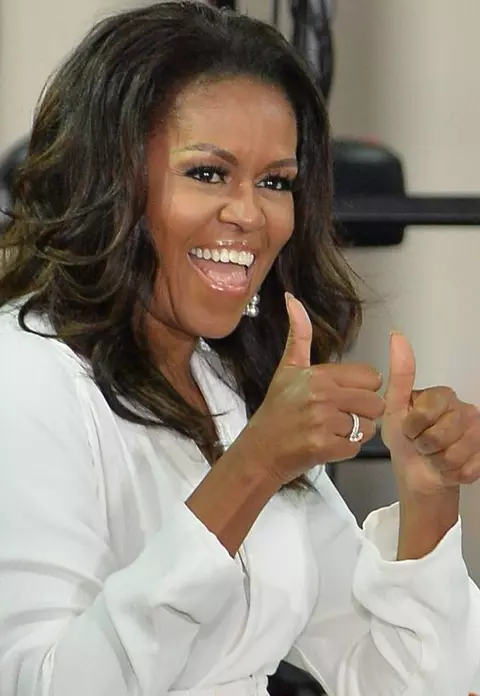 Michelle Obama a făcut furori într-o pereche de cizme Balenciaga până la coapse: “Acum sunt liberă să fac ce vreau eu”