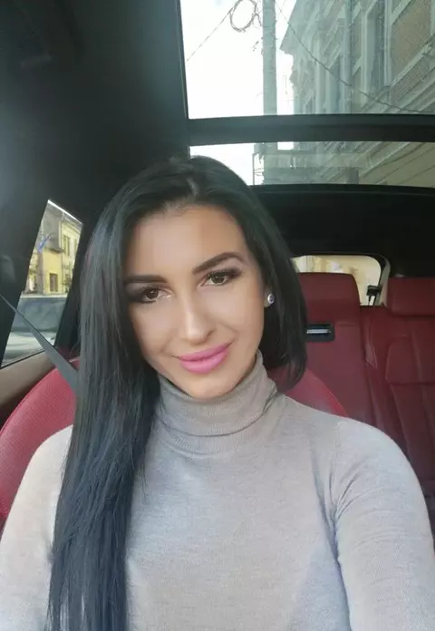 Mirela de la Insula iubirii a avut parte de o noapte romantică. Ce surpriză a găsit în dormitor