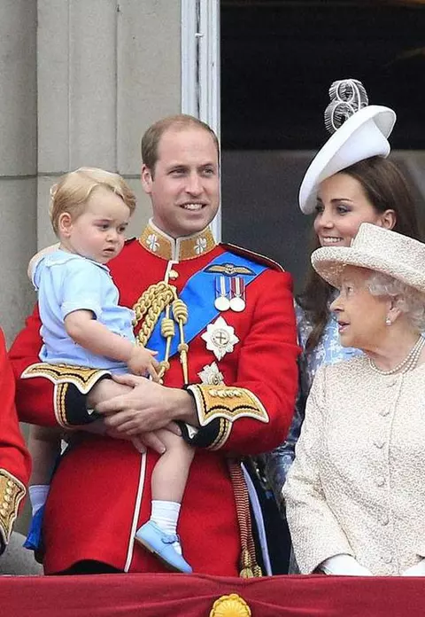 Regina Elisabeta i-a interzis Prințului William să se căsătorească cu Kate Middleton: ”A considerat inacceptabil”