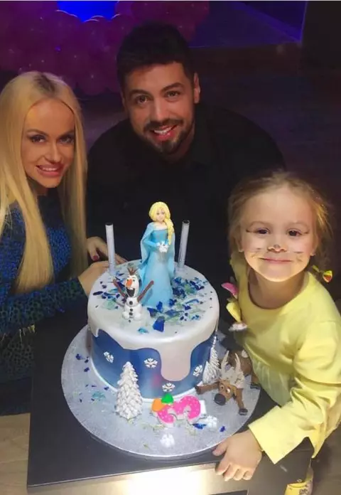 Cum ar reacţiona Anda Adam dacă soţul ar înşela-o. Familia e pe primul loc pentru cântăreaţă