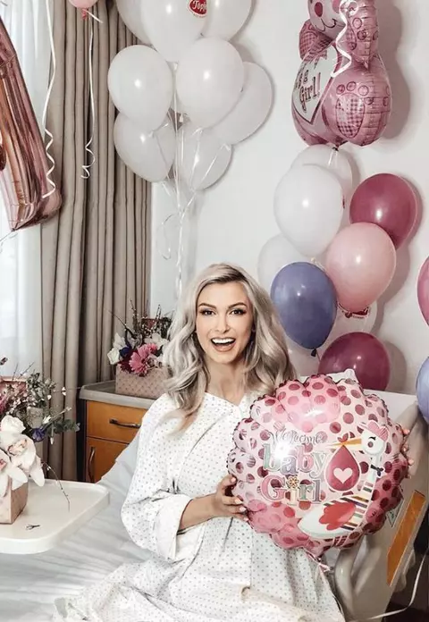 Andreea Bălan, primele declarații din spital. Proaspăta mămică mulțumește medicilor că au salvat-o