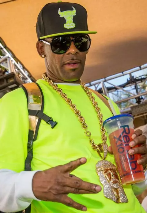 R. Kelly face pușcărie pentru neplata pensiei alimentare! Artistul abia ieșise pe cauțiune, fiind acuzat de abuz sexual!