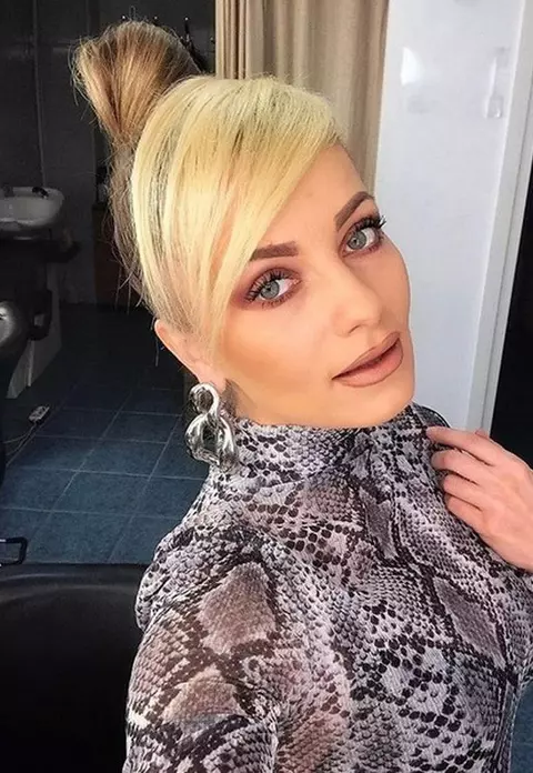 Sylvia, de la A.S.I.A., s-a reprofilat! Fosta cântăreață face masaj tailandez...