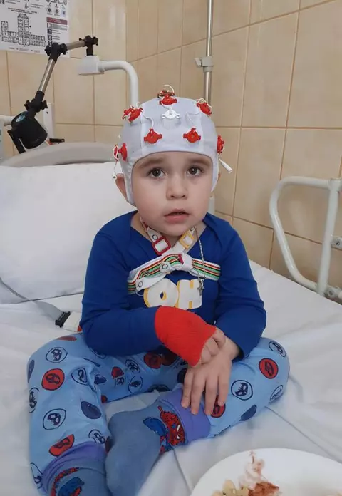APEL UMANITAR. Vedetele s-au unit pentru a salva viaţa lui Matei, copilul de 3 ani, care suferă de o boală rară