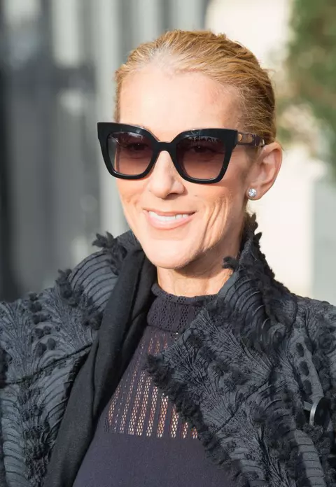 Céline Dion vrea să apeleze la estetician după ce fanii au acuzat-o că a ajuns piele și os!