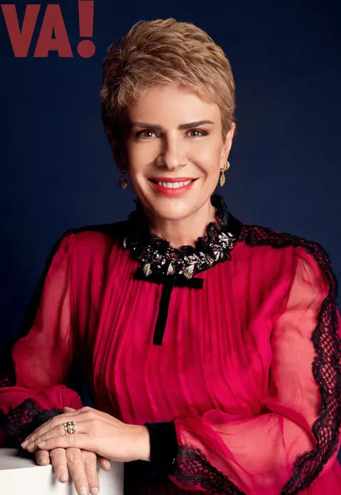 Trecutul neștiut al lui Teo Trandafir. Ce meserie a avut prezentatoarea TV la 20 de ani, când era o studentă eminentă