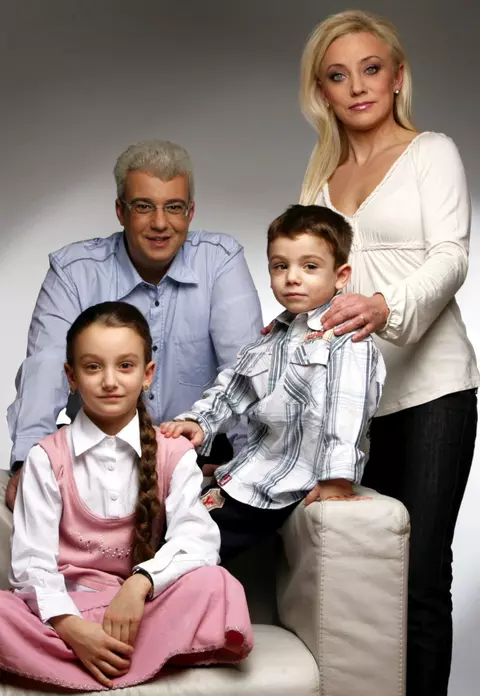 O mai ţineţi minte pe prima soție a lui Cătălin Crișan? Cum arată solista Lucia Bubulac acum, la 55 de ani