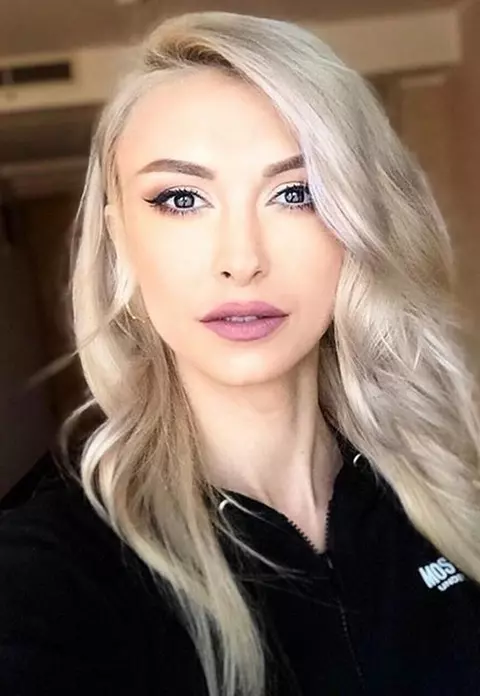 Andreea Bălan, pe scenă, la doar două luni după ce a născut!