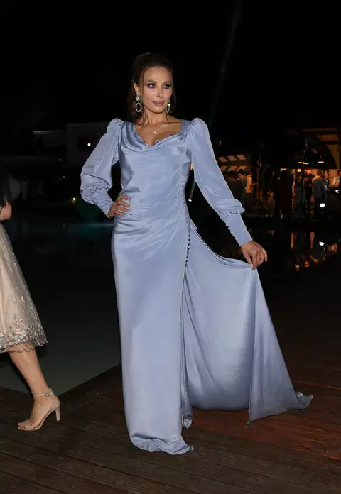 Iulia Vântur a slăbit foarte mult cu o DIETĂ dificilă și riscantă. / Iubita lui Salman Khan, apariție de senzație la VIVA! Party 2019