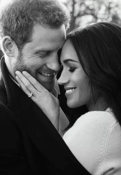 Meghan Markle, criticată fiindcă și-a modificat inelul de logodnă! Prințul Harry l-a creat special pentru ea!