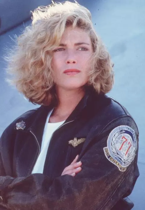 O mai ții minte pe Kelly McGillis, partenera lui Tom Cruise din "Top Gun"? La 61 de ani, actrița a pierdut lupta cu kilogramele și e de nerecunoscut!