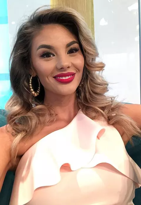 Ramona Olaru, la plajă cu Giani Kiriță și Cătălin Cazacu. Asistenta TV nu mai vrea să audă de fostul soț