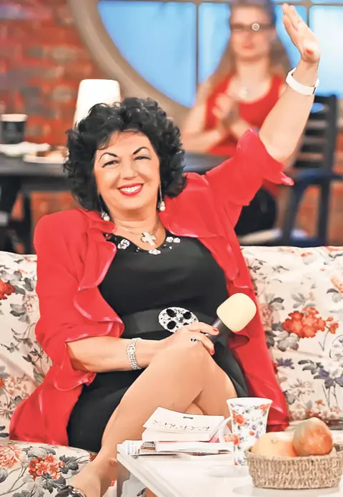 Clarvăzătoarea Carmen Harra revine în muzică, la 64 de ani, cu „un album de terapie spirituală universală”