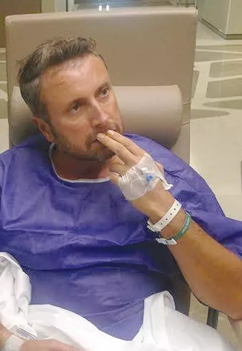 Cătălin Botezatu, pe patul de spital: "Am trecut pe lângă moarte, am oprit cancerul" / Operat de urgenţă, în Turcia