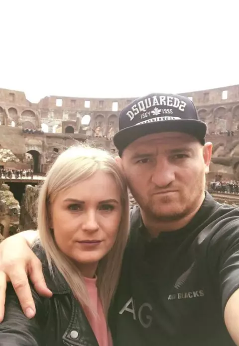 Cătălin Moroșanu are o soție superbă: e medic și sunt împreună de 17 ani! Cum a reușit s-o cucerească luptătorul K1!