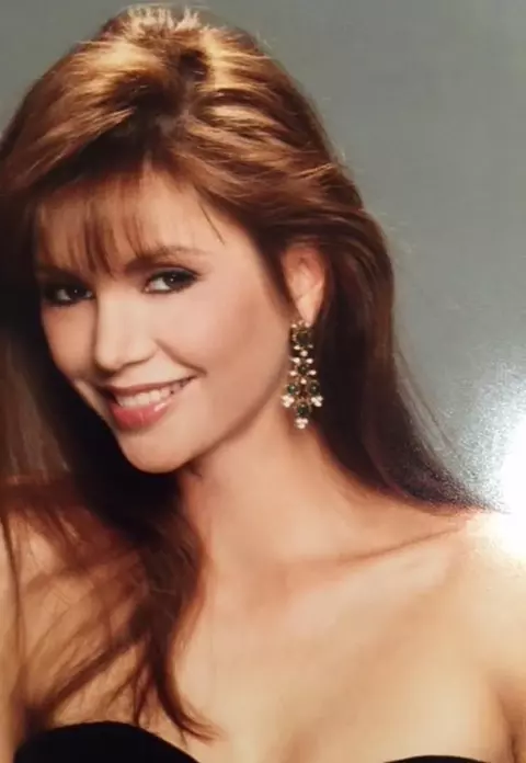 Vă mai amintiţi de Pamela Ewing din Dallas? La 70 de ani, Victoria Principal trăieşte singură şi s-a îmbogăţit din afaceri, după ce a renunţat la actorie