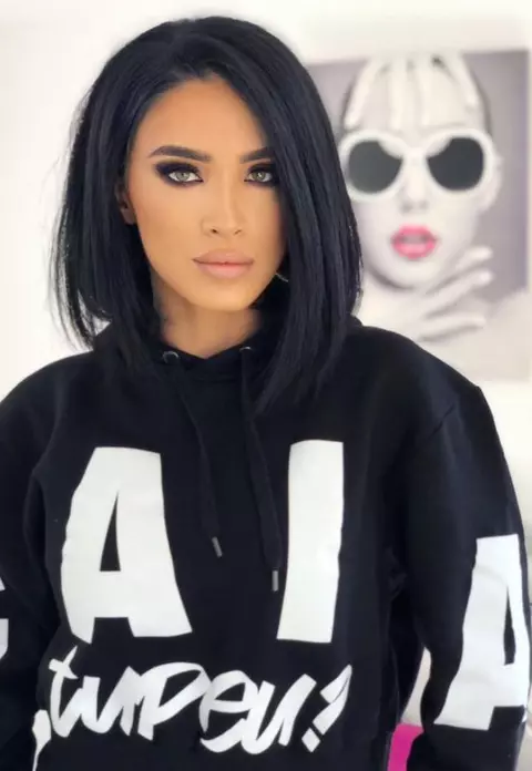 Adelina Pestrițu a fost nașă de botez. Vedeta a avut două ținute spectaculoase