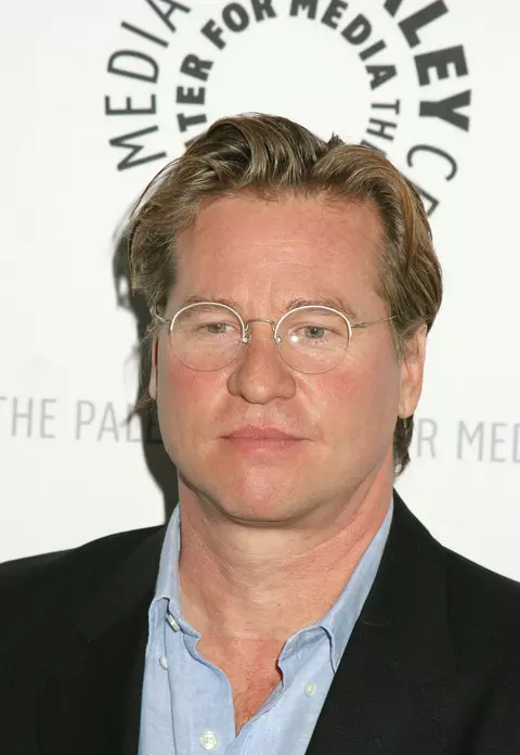 Cum arată Val Kilmer, la 59 de ani! Actorul din Top Gun se luptă de ani de zile cu cancerul