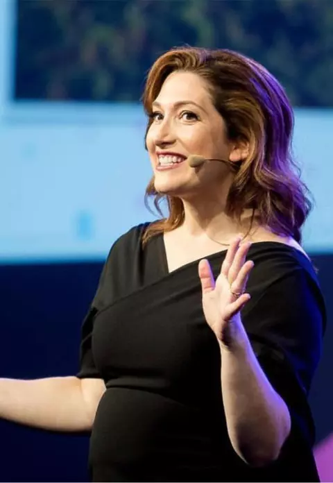 Randi Zuckerberg, sora creatorului Facebook, la Bucureşti. Amintiri din copilăria alături de celebrul Mark