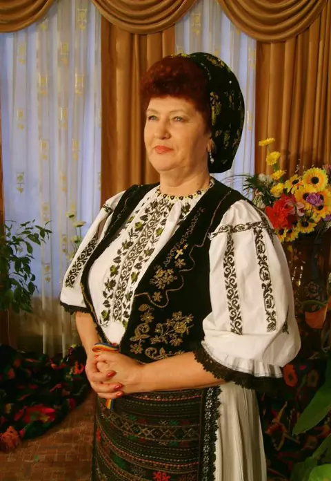 Drama neștiută a Vetei Biriș. Cântăreața a fost obligată să renunțe la rochia de mireasă, în ziua nunții, pentru că nu era virgină