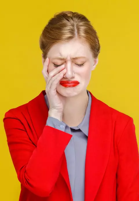 3 tehnici de manipulare feminină la care este cazul să renunți