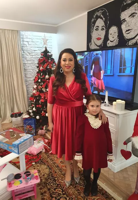 Fetița Oanei Roman are probleme de sănătate. Isabela a fost internată în spital