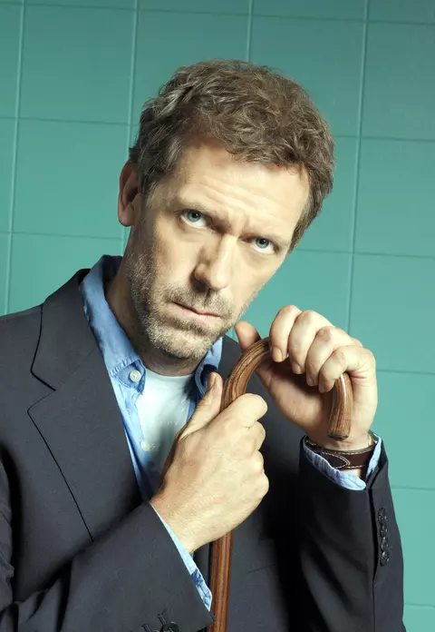 Îl mai știi pe actorul principal din serialul "Doctor House"? Cum arată Hugh Laurie la 60 de ani: pare alt om!